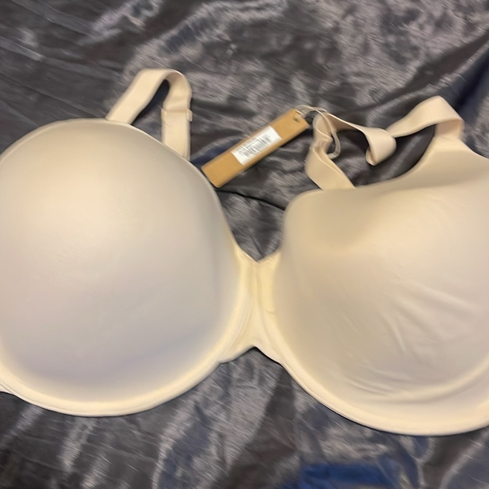Skims T Shirt Bra - Picture 10 of 11